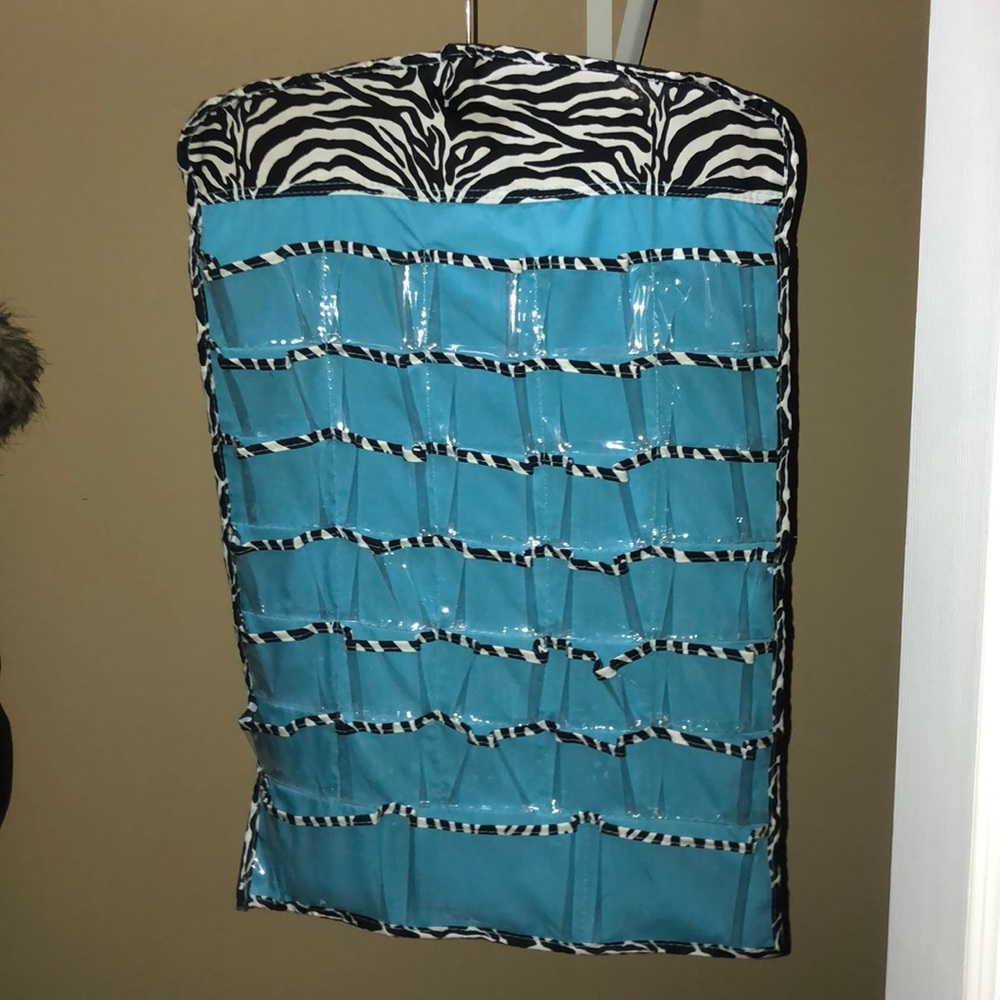 💋 Blue jewelry holder